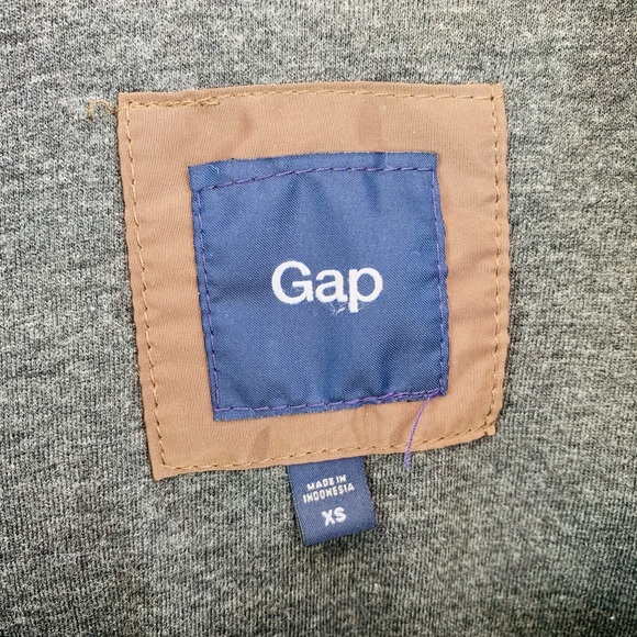 GAP Puffer Vest - Picture 4 of 6